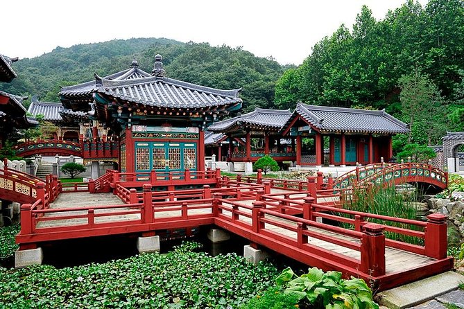 Private day trip to Korean Folk Village & Dae Jang Geum Park - Rain, school groups, and the value of a private guide