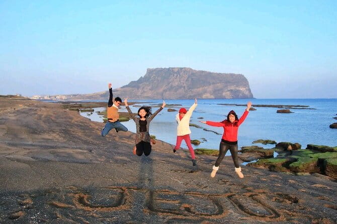 Private Jeju Customized Tour with Local Guide Mr.LEE Hong-min - The western route: beaches and coastal roads
