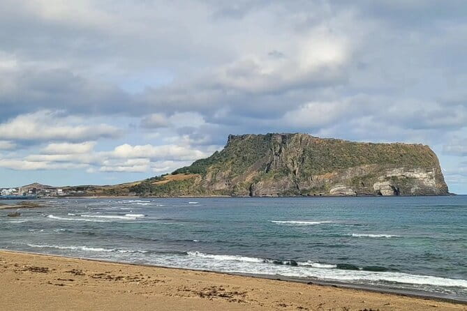 Private Jeju Customized Tour with Local Guide Mr.LEE Hong-min - What the private vehicle adds