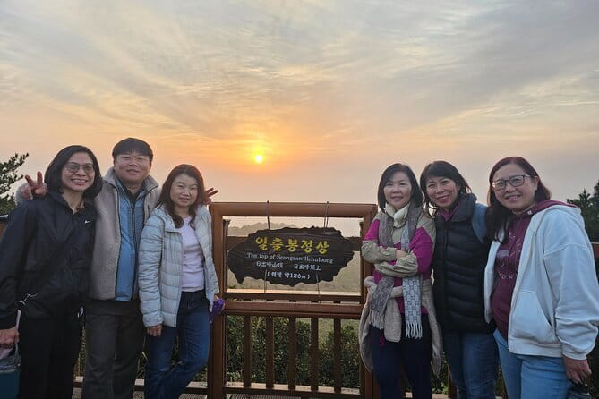Private Jeju Customized Tour with Local Guide Mr.LEE Hong-min - Manjanggul Cave and the closure question