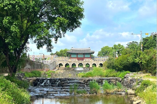 Private Korean Folk Village, Suwon Starfield Libarary&Hwaseong - A full day beyond Seoul’s city center