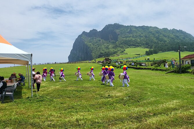 Private Tour in South and East in jeju island - Seongsan Ilchulbong: the day’s main event