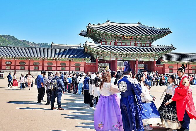 Private Tour : Royal Palace & Traditional Villages wearing Hanbok - Why this Seoul day works so well