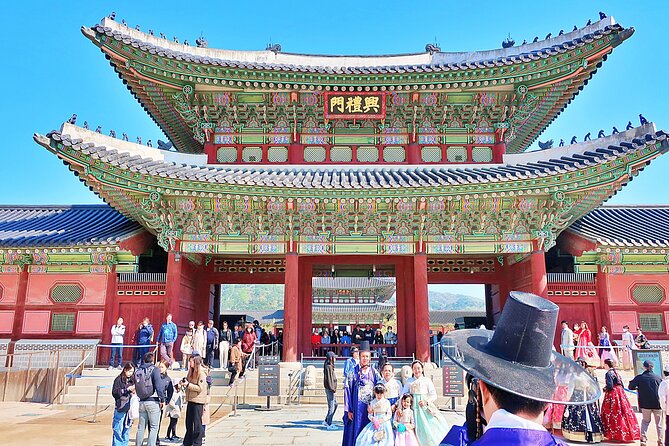 Private Tour : Royal Palace & Traditional Villages wearing Hanbok - What the private format adds