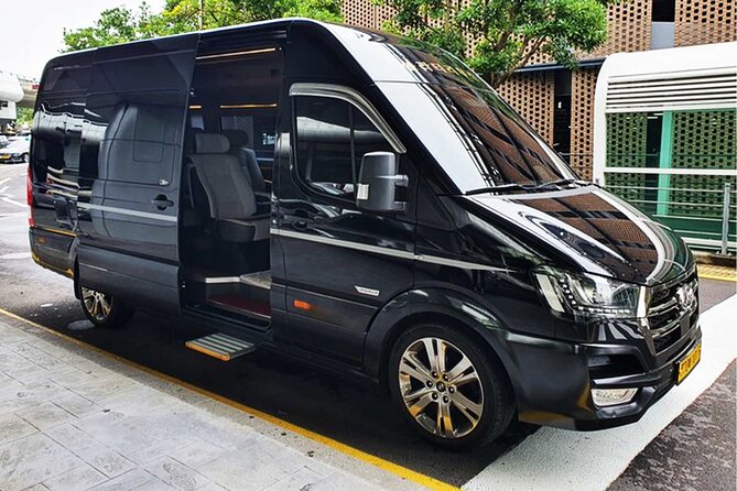 Private Transfer Incheon Airport <-> Seoul Korea - Meeting your driver after immigration