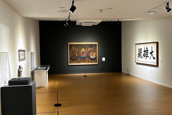Seogwipo(the southern city of Jeju) Art Museum Walking Tour - Lee Jung Seop Art Museum and a wartime story