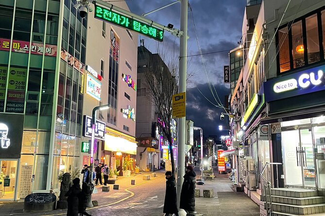 Seogwipo(The southern city of Jeju)City Walking Tours with Sunset - Lee Jung Seop Cultural Street and the old center