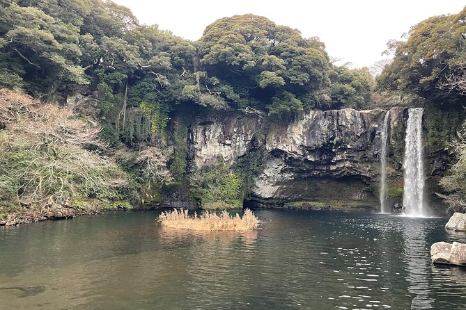 Seogwipo(The southern city of Jeju)City Walking Tours with Sunset - Saeyeon Bridge and Seogwipo Port