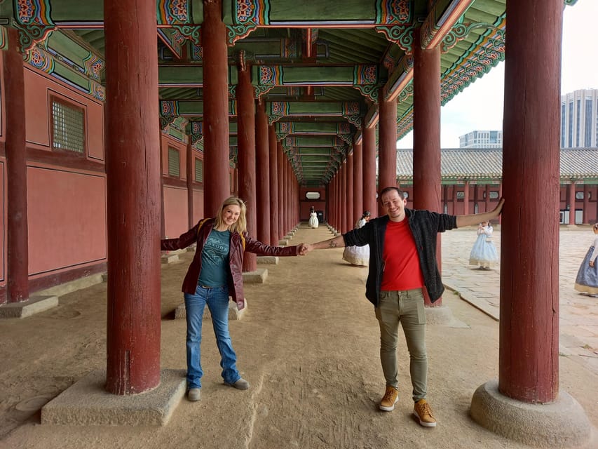 Seoul: 4-Hour Guided Tour to Palace, Bukchon, Jogyesa Temple - Insadong: a final cultural stop