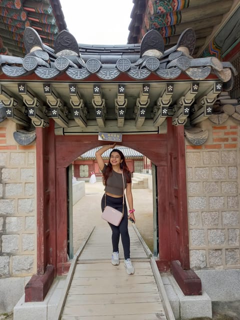 Seoul: 4-Hour Guided Tour to Palace, Bukchon, Jogyesa Temple - The drawbacks to plan around