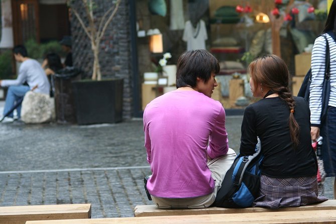 Seoul Art Tour with a Local Expert: 100% Personalized & Private - Booking details that affect your day