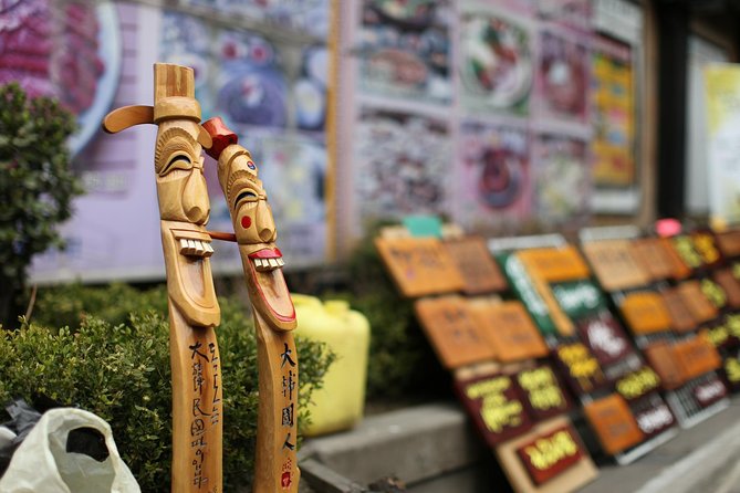 Seoul Art Tour with a Local Expert: 100% Personalized & Private - Insadong-gil connects art, food, and old Seoul