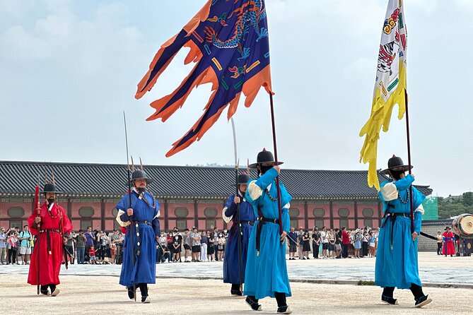 Seoul City Half Day Tour-Gyeongbok Palace Guard Changing Ceremony - The museum stop needs a careful reading