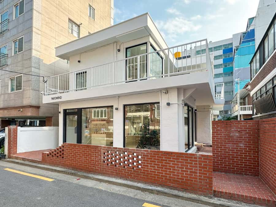 Seoul: Create Your Own Natural Perfume with a Perfumer - Turning a Korea memory into a fragrance
