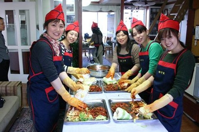 Seoul Cultural Tour - Kimchi Making, Gyeongbok palace with Hanbok - Insadong and the cultural center setting