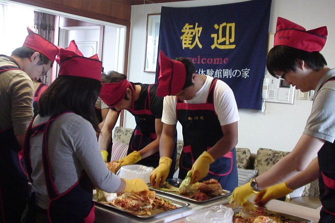 Seoul Cultural Tour - Kimchi Making, Gyeongbok palace with Hanbok - The possible ginseng or amethyst stop