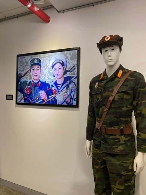 Seoul: DMZ & Live Talk with North Korean Defector - Guides make the serious subject easier to follow