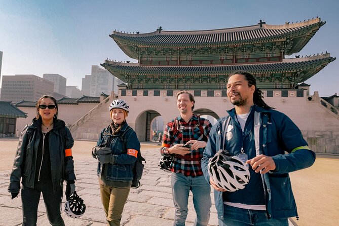 Seoul E-bike Tour - Seochon reveals an older side of Jongno