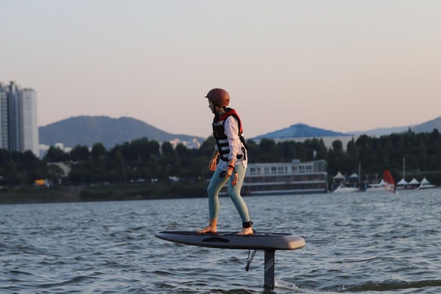 Seoul : Efoil Experience in Han River - The First Lesson With Koa