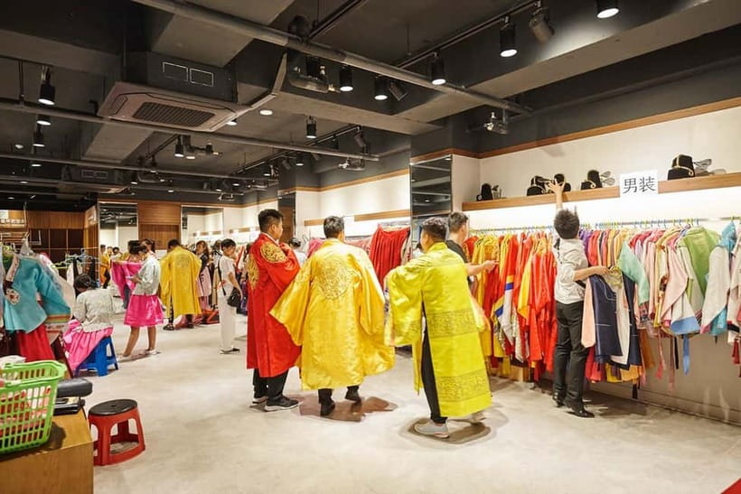 Seoul: Eobi+Nami+Hanbok(+RailBike or Strawberry Options)Tour - A useful stop around Gapyeong County