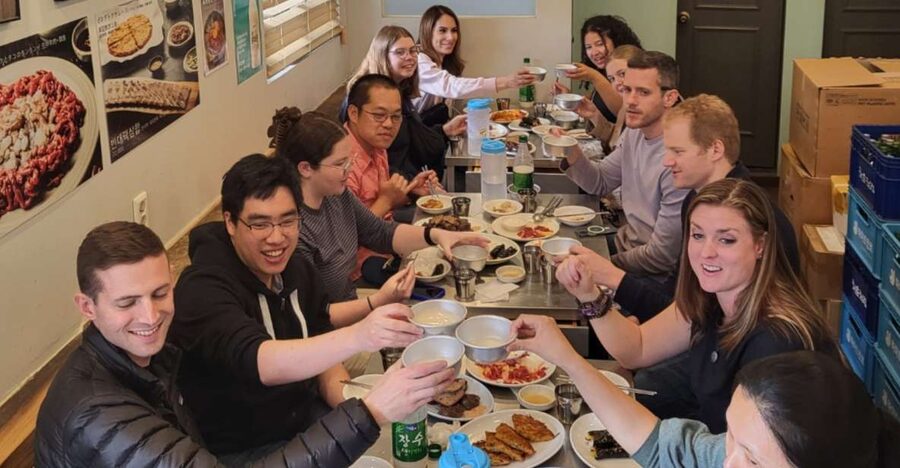 Seoul: Gwangjang Market Netflix Food Tour - Starting at Anguk Station and entering Insadong