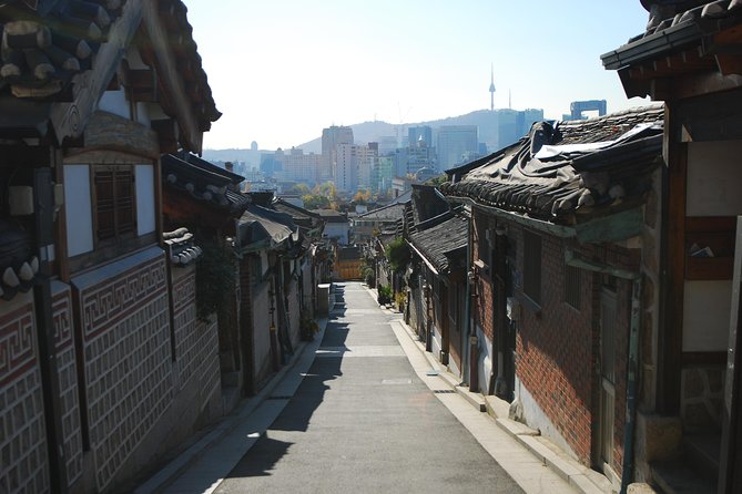 Seoul: Gyeongbok Palace, Bukchon Village, and Gwangjang Tour - Why this tour works for a first day in Seoul