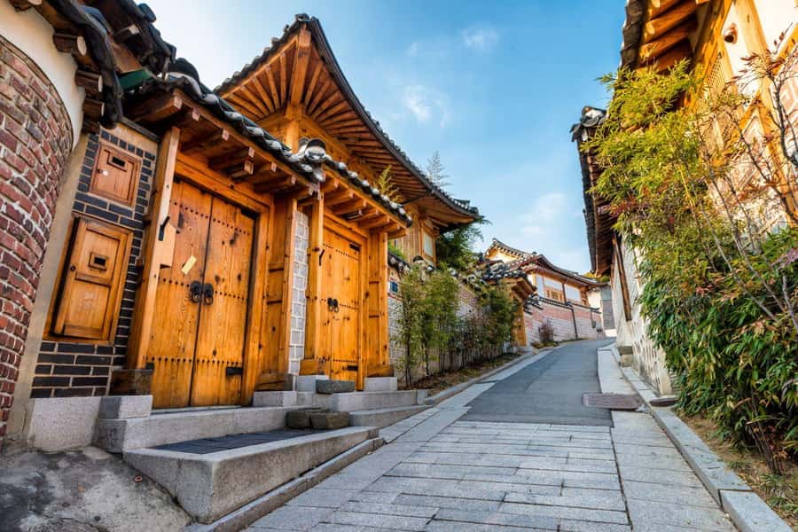 Seoul: Gyeongbokgung / Hanok Village / N Seoul Tower - Samgyetang lunch and a useful dietary note