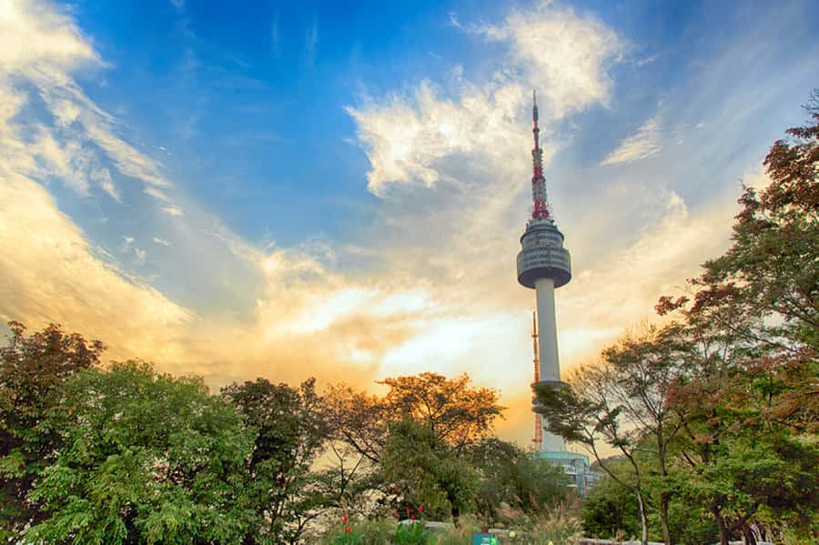 Seoul: Gyeongbokgung / Hanok Village / N Seoul Tower - Bukchon Hanok Village and the old streets of Seoul