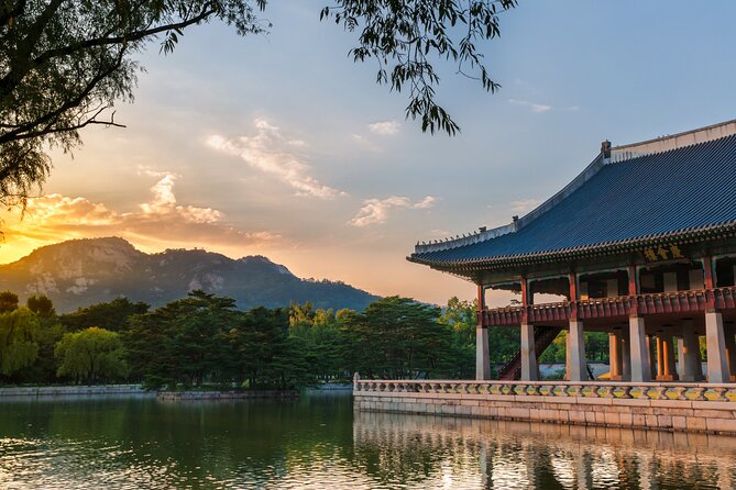 Seoul: Gyeongbokgung Palace Half day Tour - Sajeongjeon and the working palace