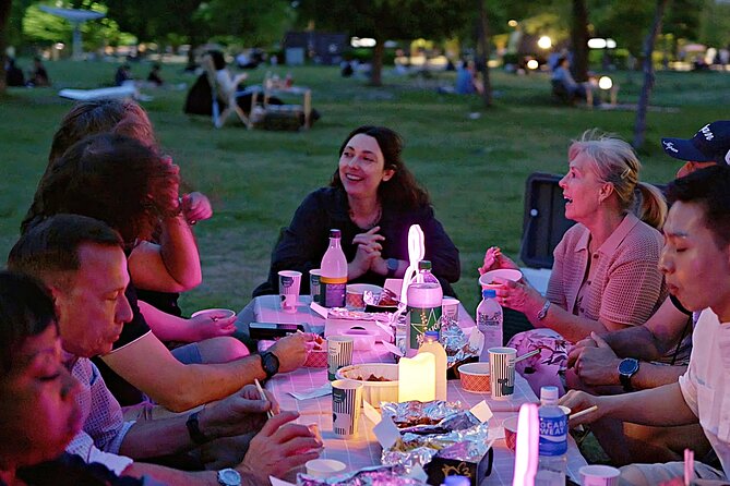 Seoul Han River Night Tour: Picnic, Games & Starlight Cruise - Squid Game activities with a local guide