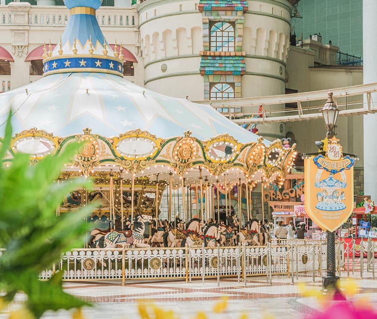 Seoul: Lotte World 1 Day Pass & Korean School Uniform Rental - A school-uniform start at Gamsung Gyobok