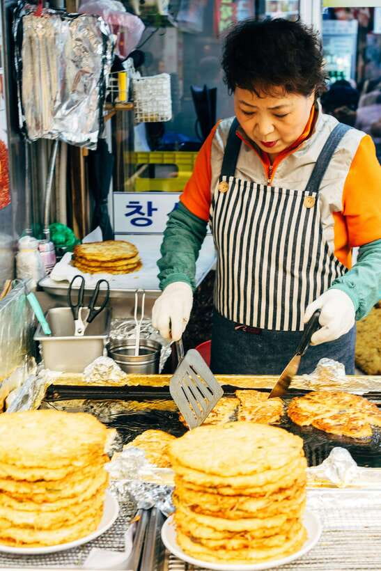 Seoul : Must-see & Hidden Gems Private Walking Tour - Local advice from Alice, Bibiana, and David
