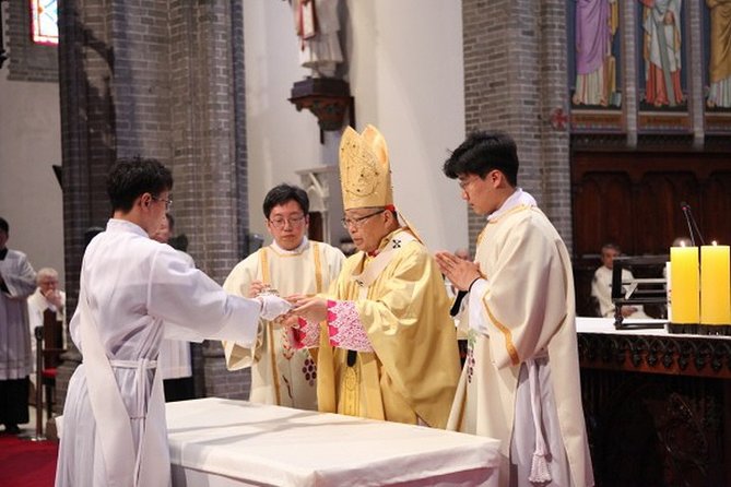 Seoul Myeongdong Catholic Church Historic Private Walking Tour - Inside the Cathedral