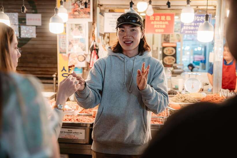 Seoul: Night Market Food Tour with Local Guide - Ten stops, from familiar snacks to bold bites
