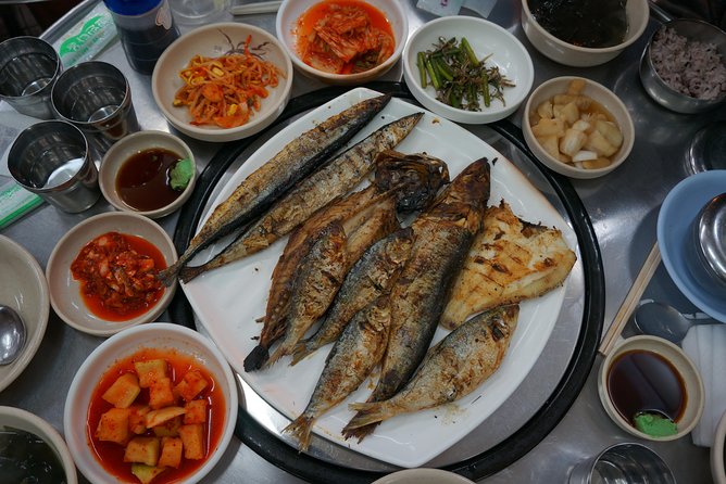 Seoul Night "Private Tour"(Korean BBQ, N-Tower, Seoul Fortress, Local Market) - Naksan Park and the fortress wall