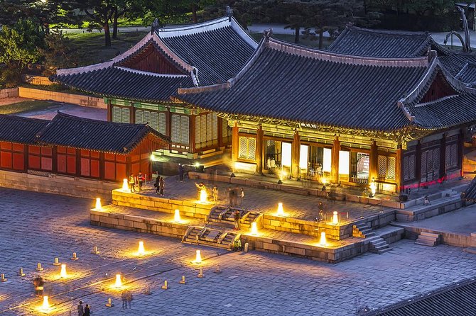 Seoul Night Tour (Gwangjang Market, Royal Palace and Naksan Park) - Why Seoul after dark works so well