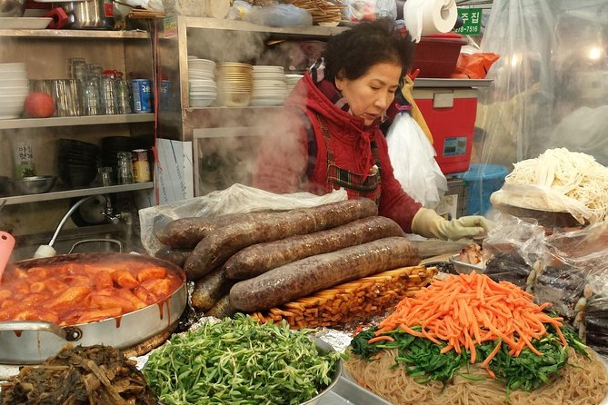 Seoul Night Tour (Gwangjang Market, Royal Palace and Naksan Park) - Naksan Park and the Hanyang city wall