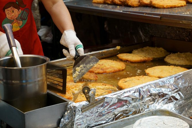 Seoul Night Tour (Gwangjang Market, Royal Palace and Naksan Park) - How much value do you get for $45?