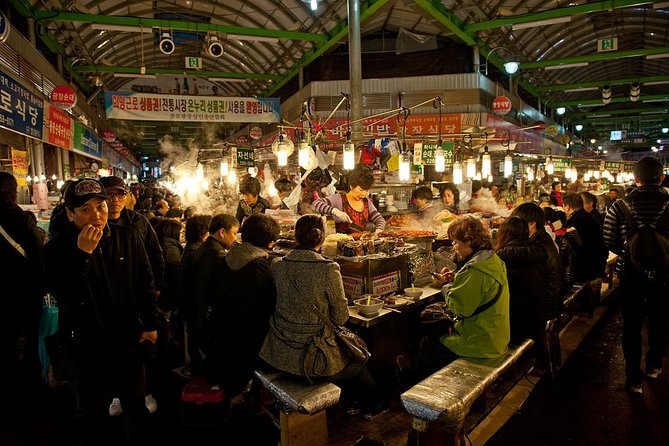 Seoul Night Tour (Gwangjang Market, Royal Palace and Naksan Park) - Comfort, weather, and practical details