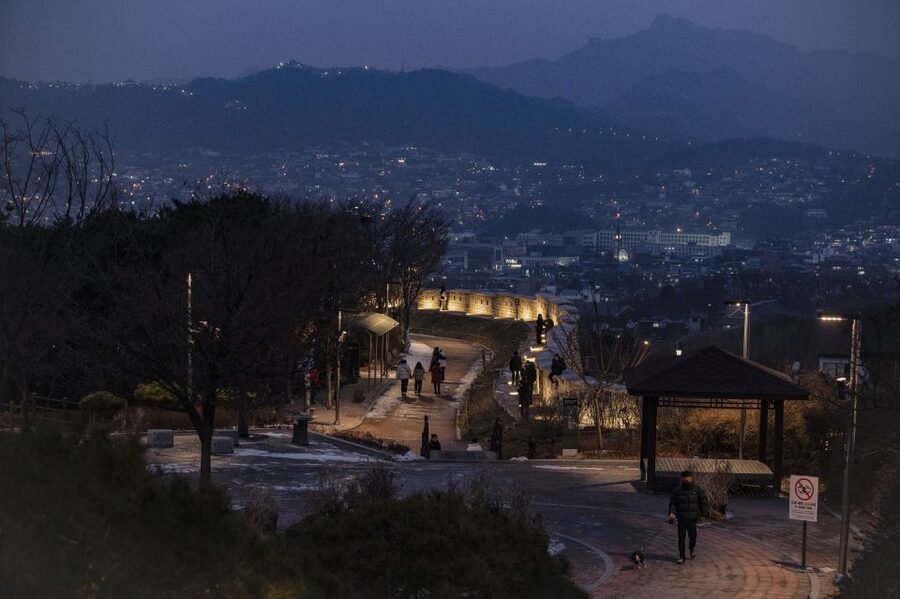 Seoul: Nighttime Hidden Gems Walking Tour - Why This Two-Hour Walk Feels Different