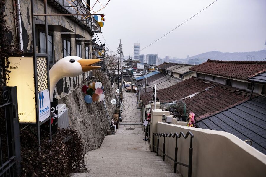 Seoul: Nighttime Hidden Gems Walking Tour - Ihwa Mural Village and the Story Behind the Hillside