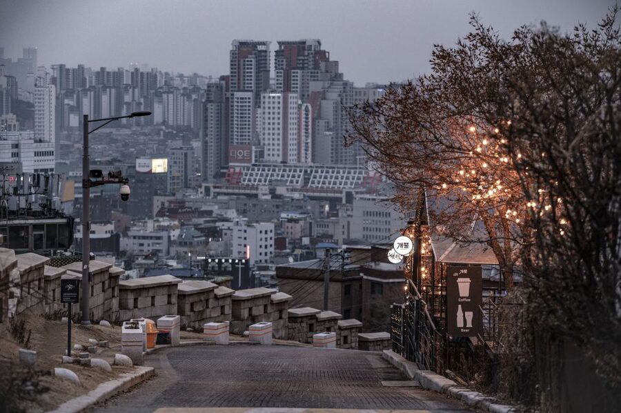 Seoul: Nighttime Hidden Gems Walking Tour - Walking Hanyang City Wall After Dark