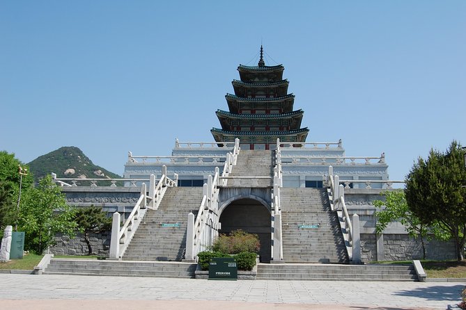 Seoul Palace Morning Tour - Passing the Blue House without a photo stop