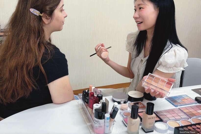 Seoul: Personalized Korean-style Makeup Experience - Full makeup or one-to-one lesson