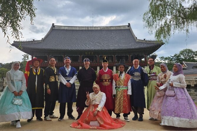Seoul Private 4 Hour Tour with A Korean Buddy - Gwangjang Market for food and everyday Seoul