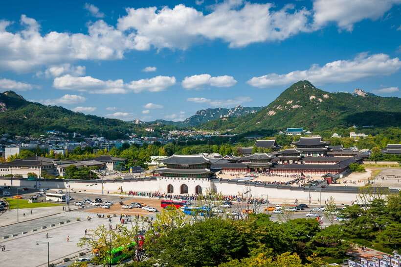 Seoul: Private Car Tour with Licensed Professional Guide - Four hours for a focused Seoul introduction