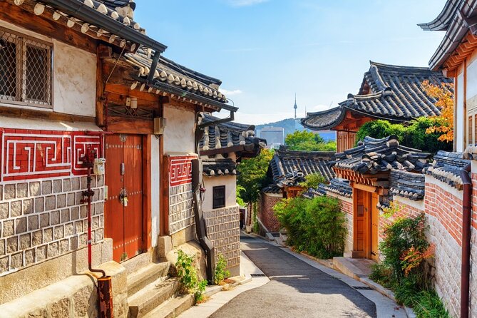 Seoul Private Tour: Palace, Bukchon, Insadong & Han River Cruise - Gyeongbokgung Palace and the Joseon court