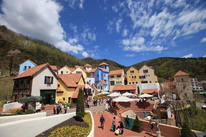 Seoul: Private Tour to Nami Island, Garden, Petite France - Nami Island begins with a short ferry ride