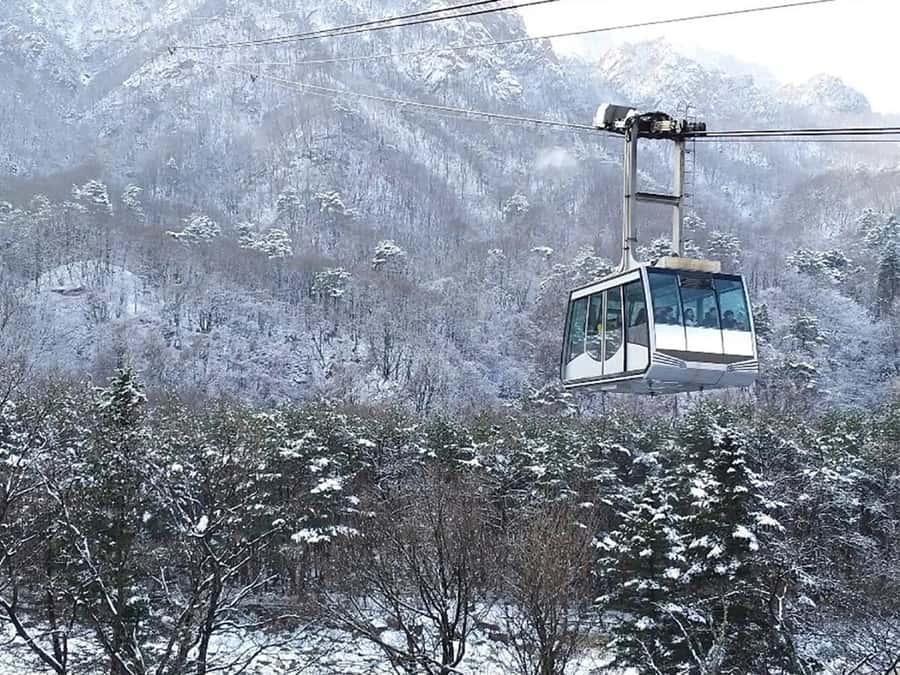 Seoul: Seorak Mountain+Nami Island+Eobi Ice Valley Tour - Seoraksan, mountain views with a cultural stop