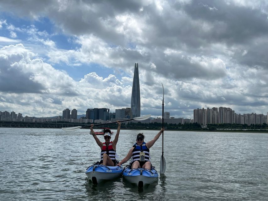 Seoul: Stand Up Paddle Board (SUP) & Kayak in Han River - Ninety minutes on the river